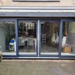fraaie kunststof kozijnen aan achterzijde woning