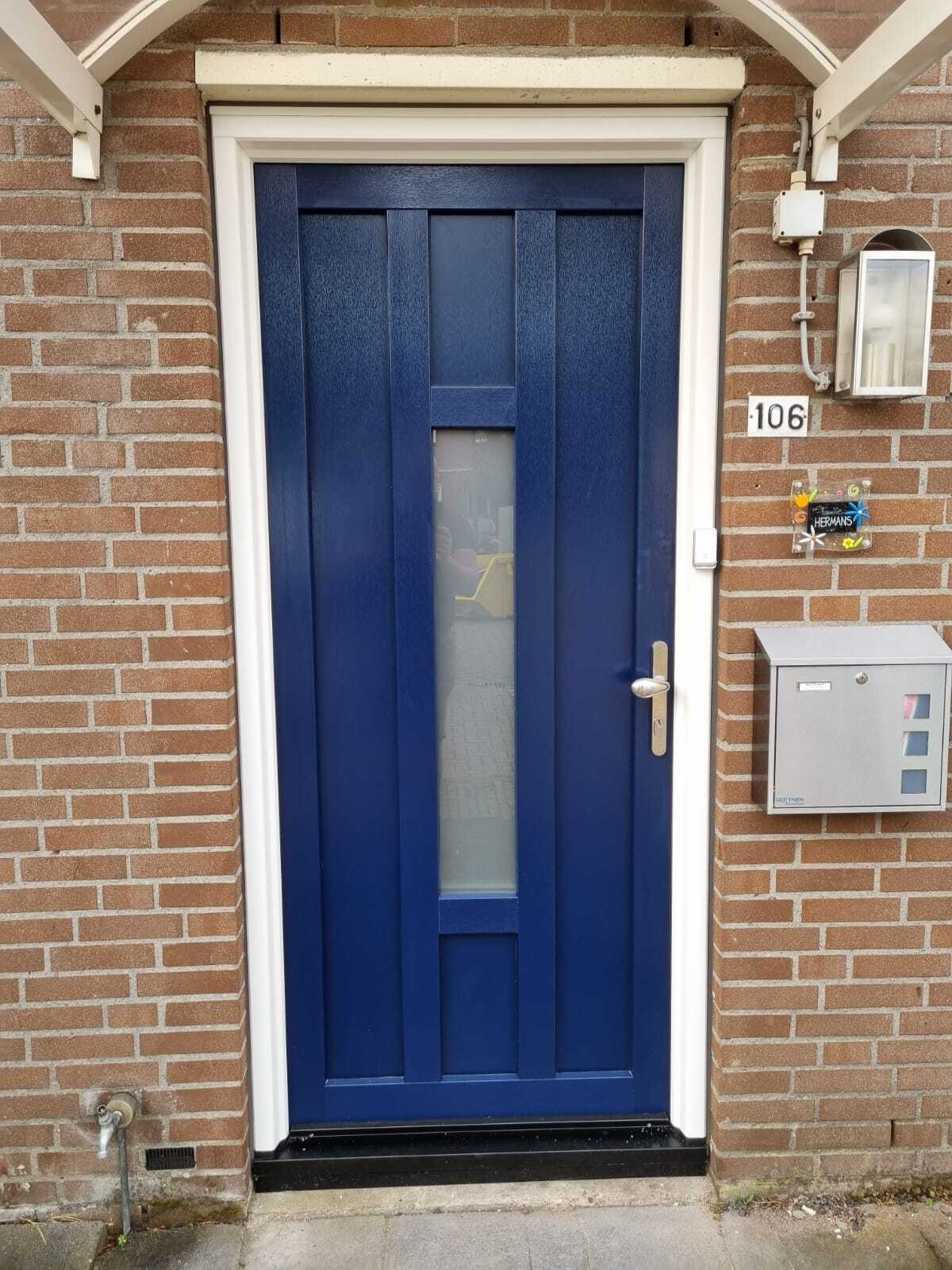 pvc deur blauw